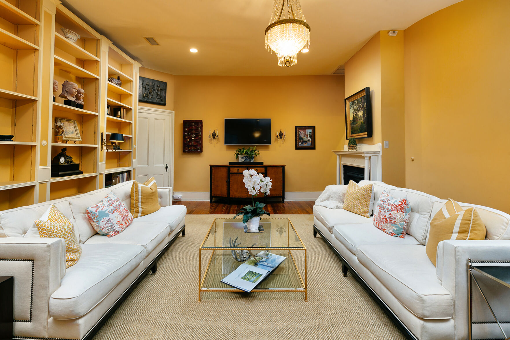 Family Room 173 Broad